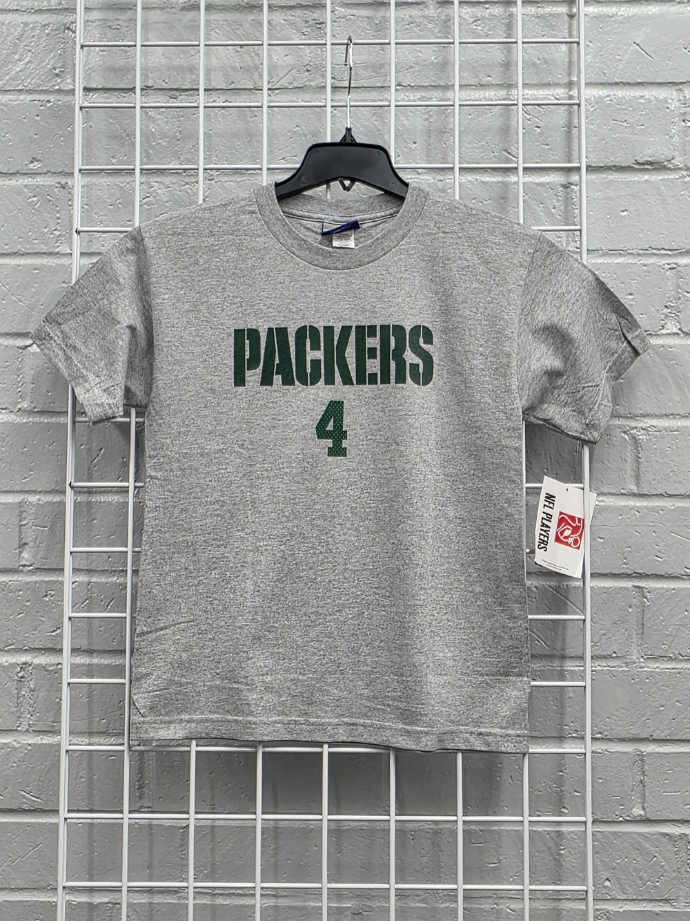 NFL Green Bay Packers Brett Favre Gray Color Youth Large T-shirt.